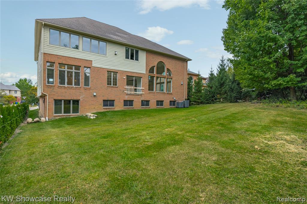 5512 Essex Court, West Bloomfield, MI — Photo 91