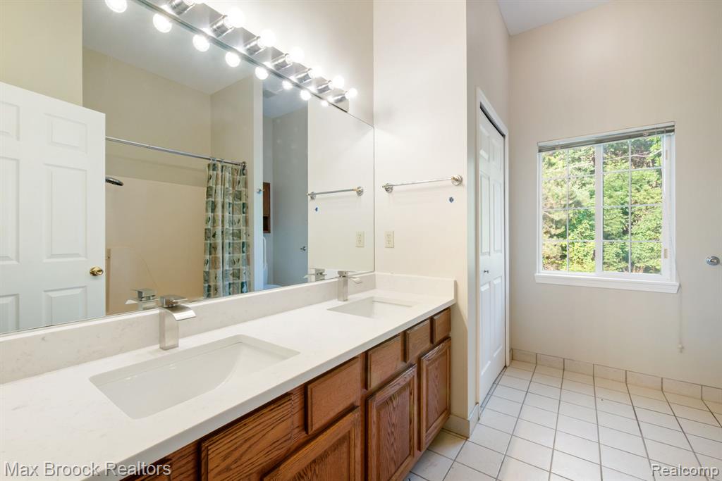 2165 Oakwood Road, Ortonville, MI 48462 — Photo 25