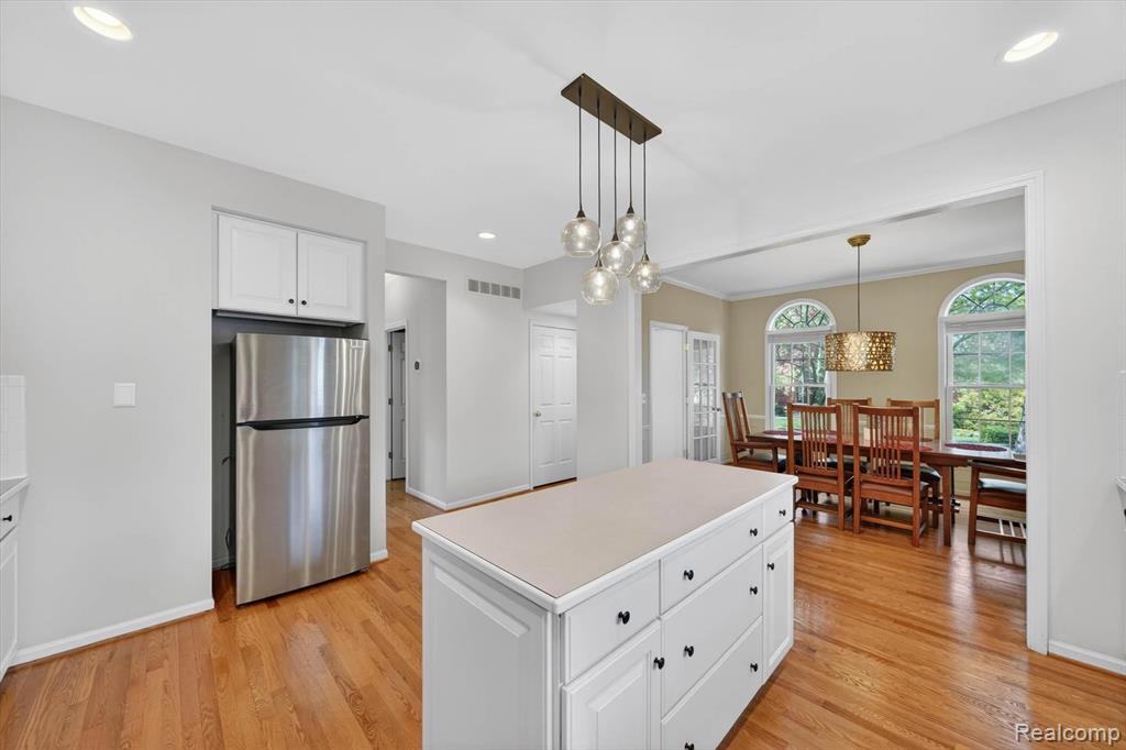 1112 Vernier Road, Grosse Pointe Woods, MI 48236 — Photo 13