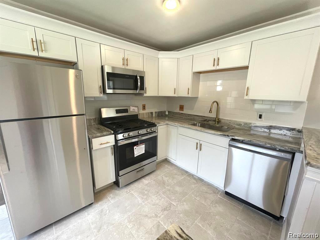 16830 S Stephens Drive E, Eastpointe, MI 48021 — Photo 17