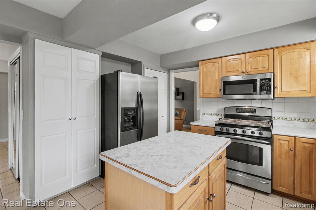1934 Pelican Court, Troy, MI 48084 — Photo 13