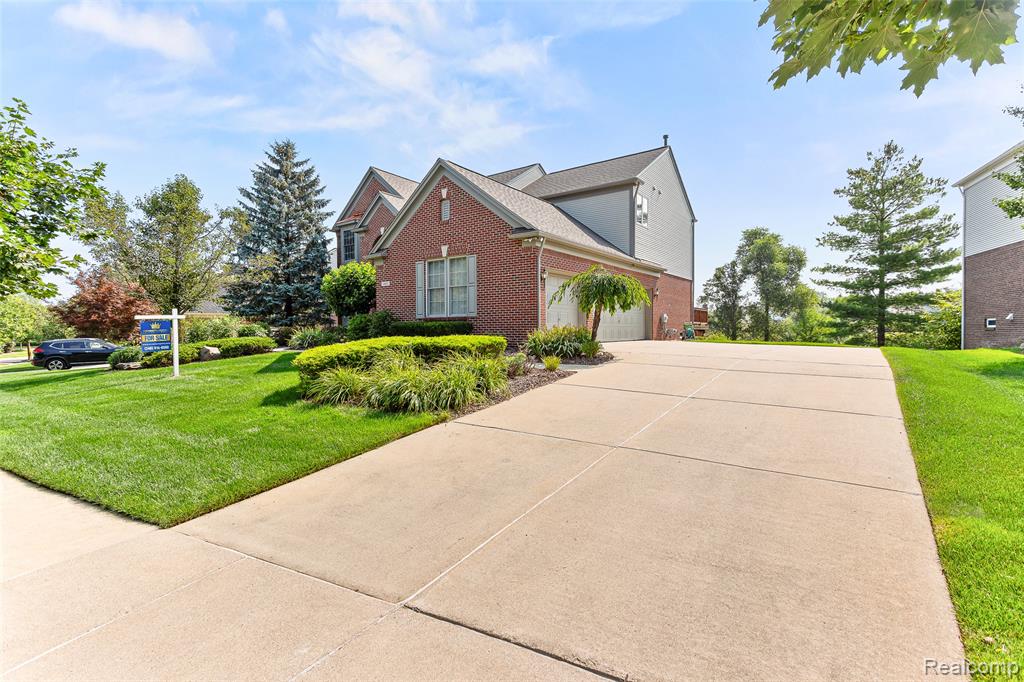 5093 Creekmonte Drive, Rochester, MI 48306 — Photo 38
