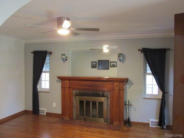 1915 LANCASTER Street, Grosse Pointe Woods, MI 48236 — Photo 4