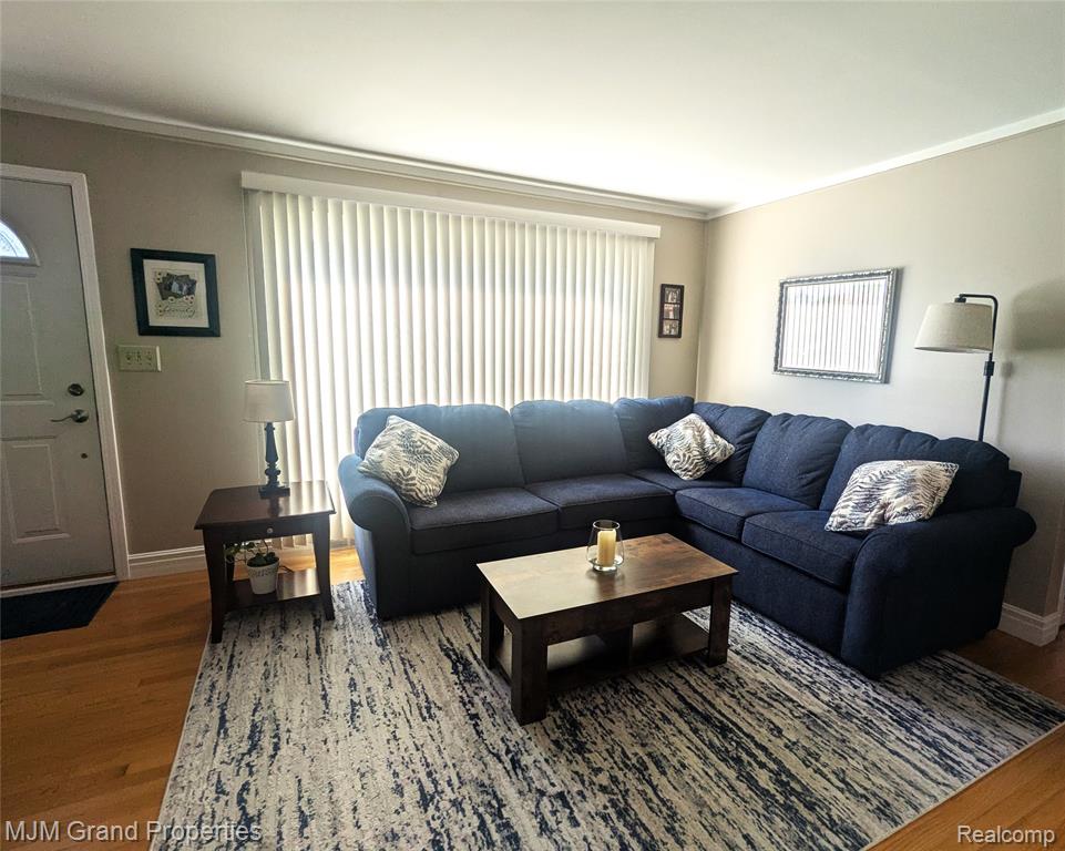 431 Deering Street, Garden City, MI — Photo 7