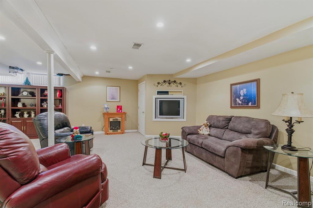 53199 Pineridge Drive, New Baltimore, MI — Photo 23