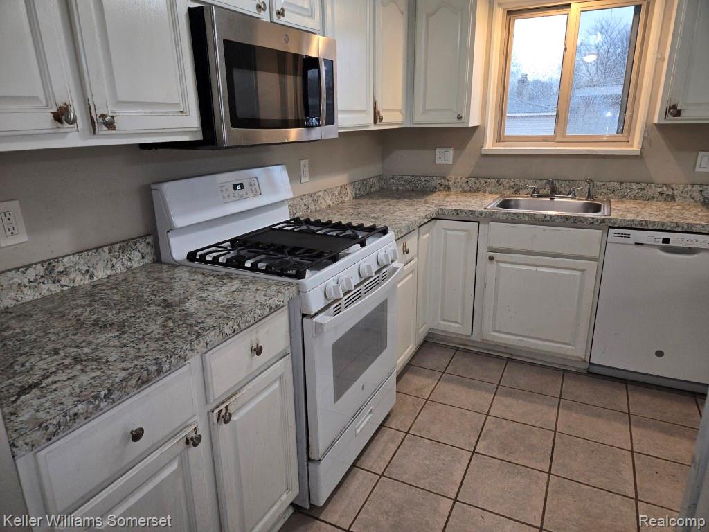 41314 Wessel Drive, Sterling Heights, MI 48313 — Photo 14