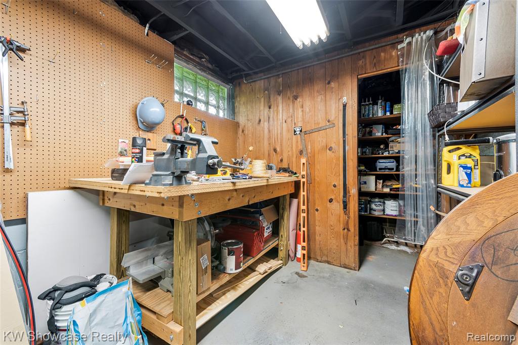 3980 Spencer Terrace, West Bloomfield, MI 48323 — Photo 48