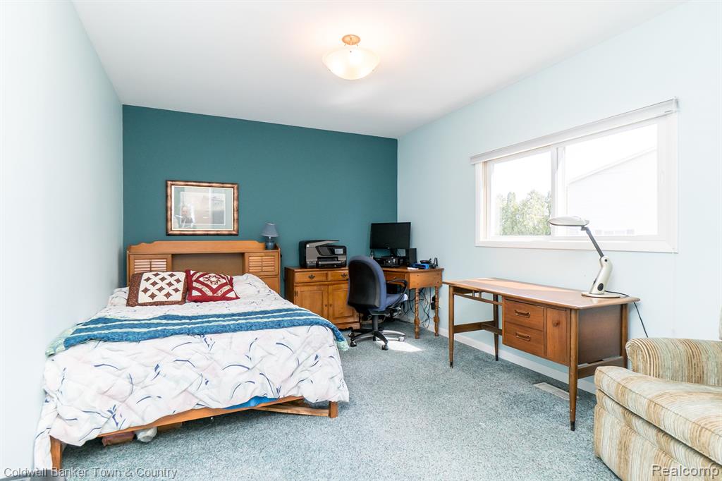 11702 TODDS Lane, Whitmore Lake, MI 48189 — Photo 17