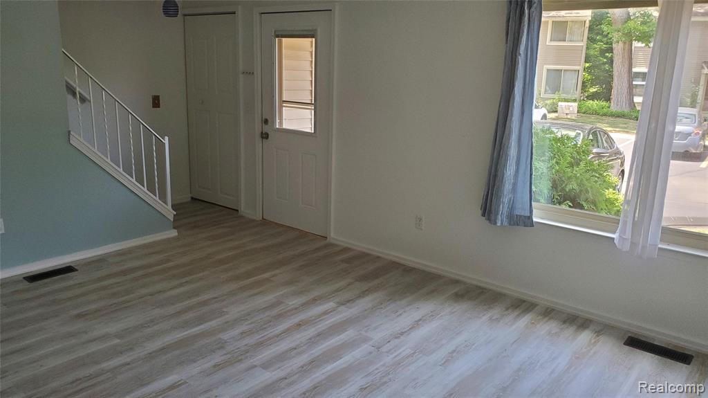 616 Rickett Road, Brighton, MI 48116 — Photo 9