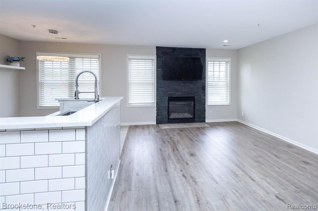 185 Amys Walk, Auburn Hills, MI 48326 — Photo 10