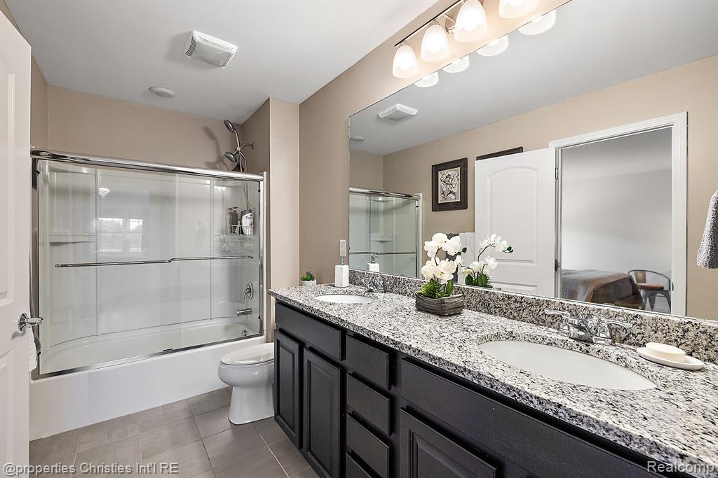 49521 LANTERN Way, 45, Canton, MI 48188 — Photo 22