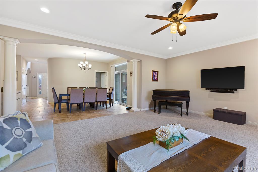 49751 GOLDEN PARK Drive, Shelby Twp, MI 48315 — Photo 18