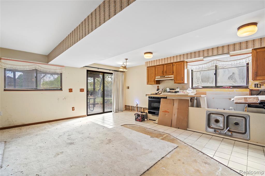 6675 Langtoft Street, West Bloomfield, MI 48324 — Photo 10