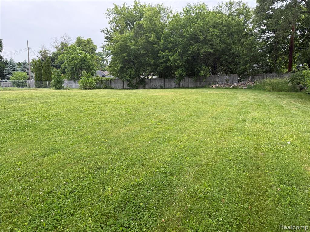 69 E Ann Arbor Avenue, Pontiac, MI 48340 — Photo 6