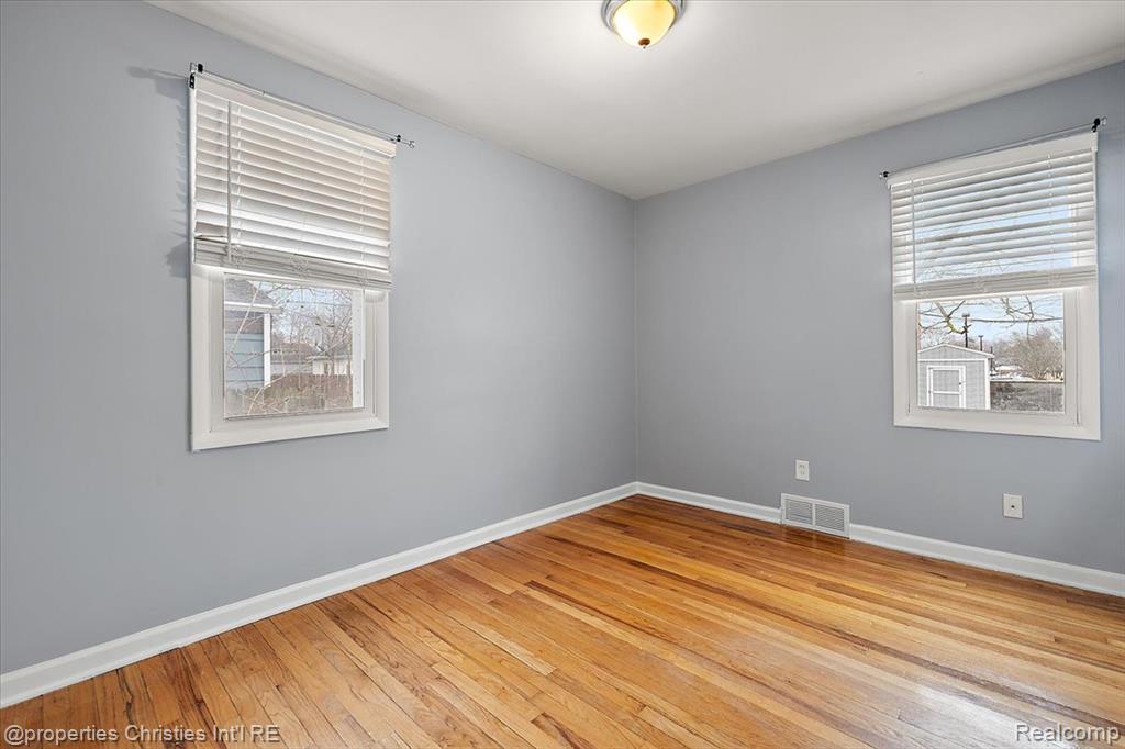 2435 Sunnyknoll Avenue, Berkley, MI 48072 — Photo 19