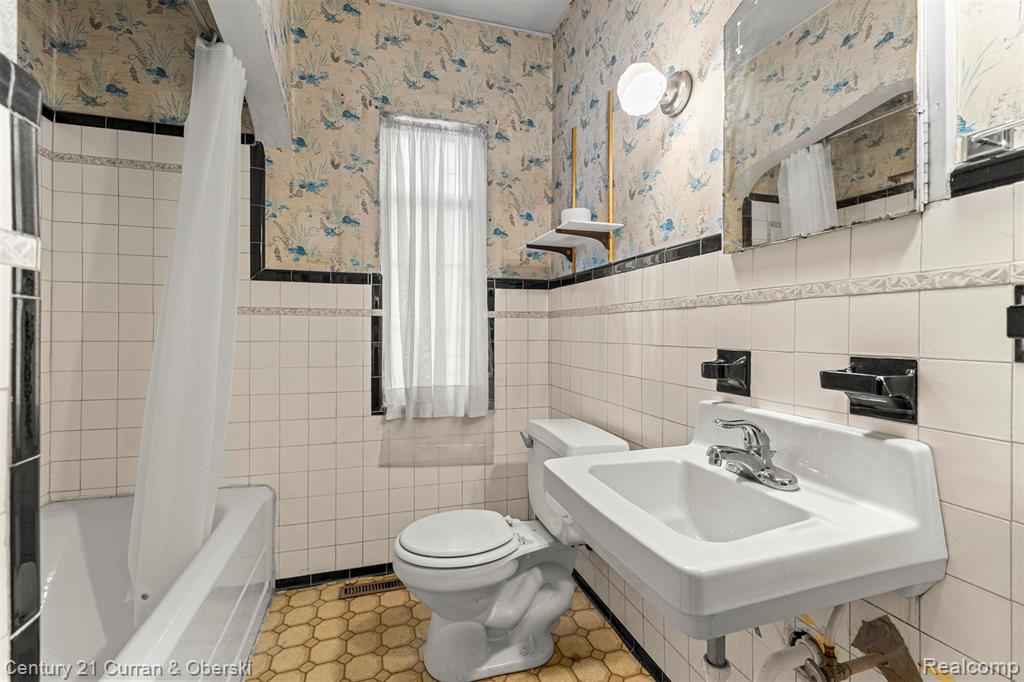 7502 Coolidge, Center Line, MI 48015 — Photo 24