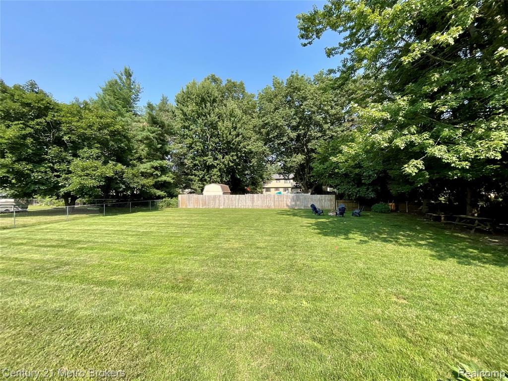 5363 Irish Road, Grand Blanc, MI 48439 — Photo 4