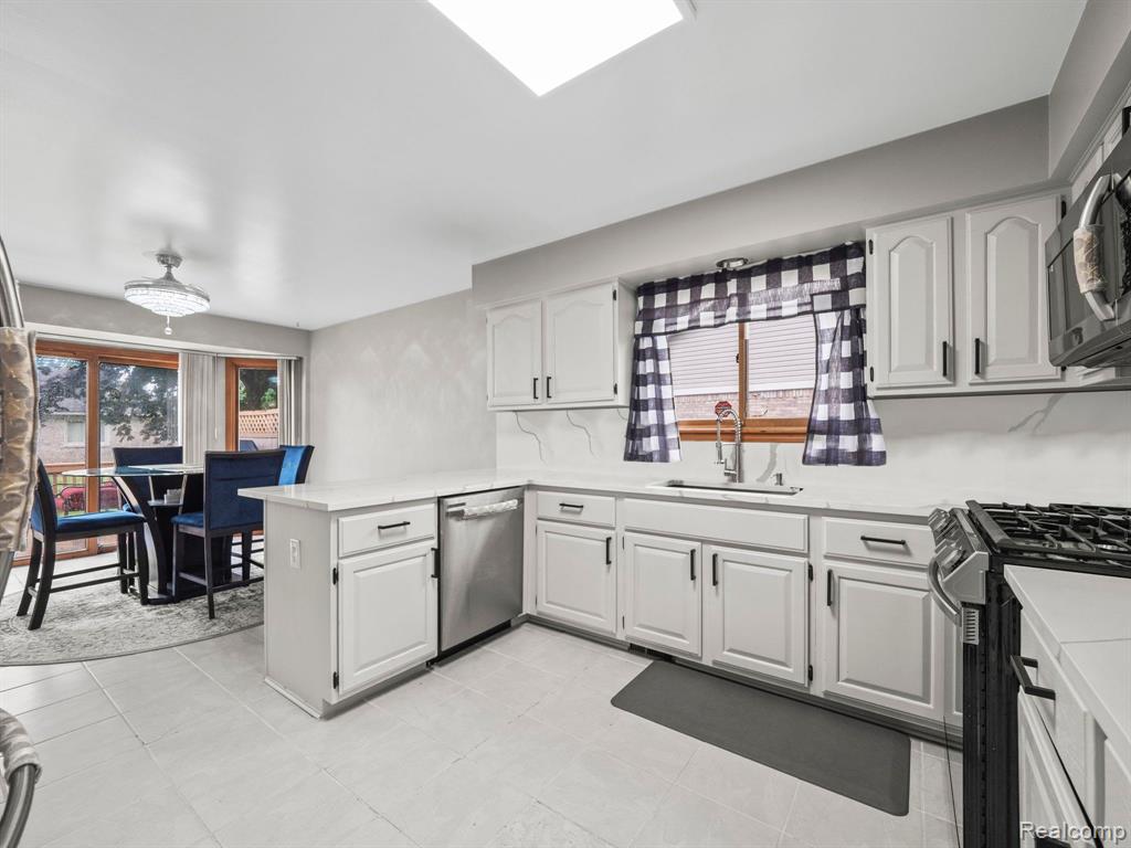 52478 FAWN Drive, Macomb, MI 48042 — Photo 18