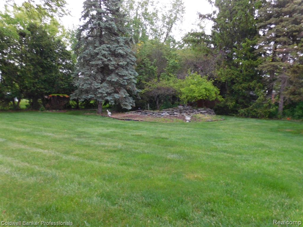 5244 Folkstone Drive, Troy, MI 48085 — Photo 5