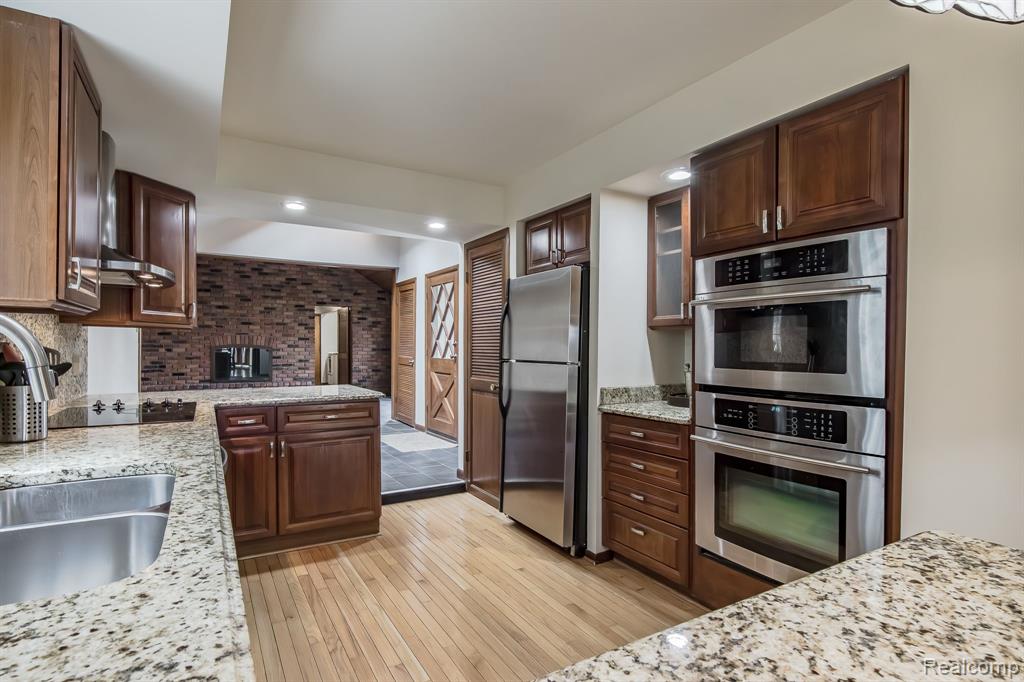 9149 LONGCROFT Drive, White Lake, MI — Photo 31