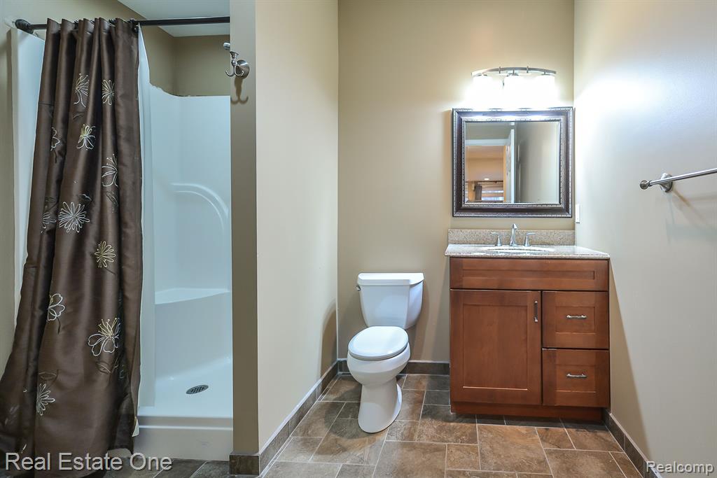 941 PERSIMMON Drive, Brighton, MI 48116 — Photo 38