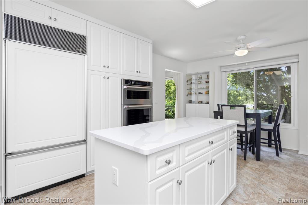 4860 Lagoons Circle, West Bloomfield, MI 48323 — Photo 22
