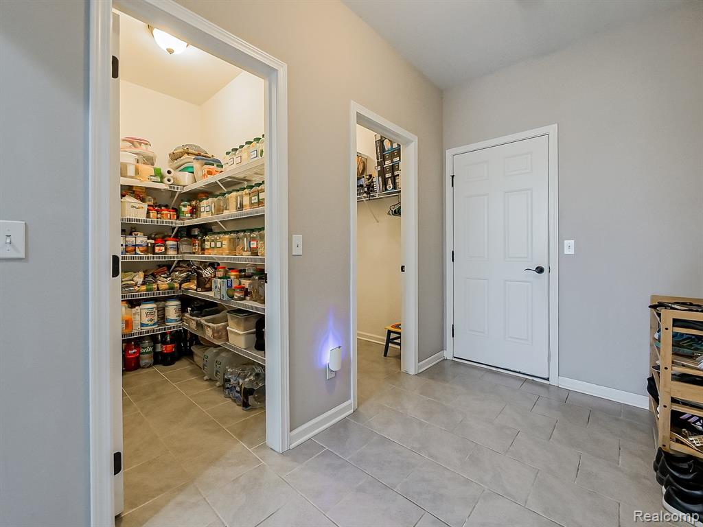 903 Leafdale Drive, Rochester Hills, MI 48307 — Photo 21