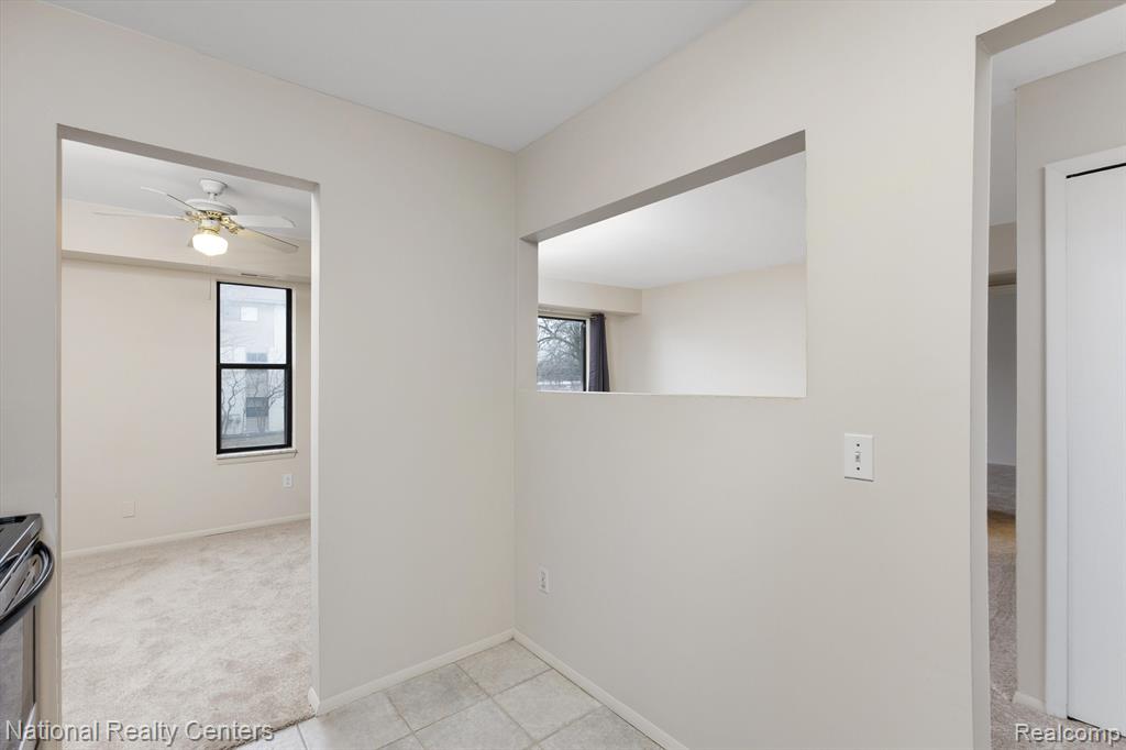 31993 W 12 MILE Road, 211, Farmington Hills, MI 48334 — Photo 10