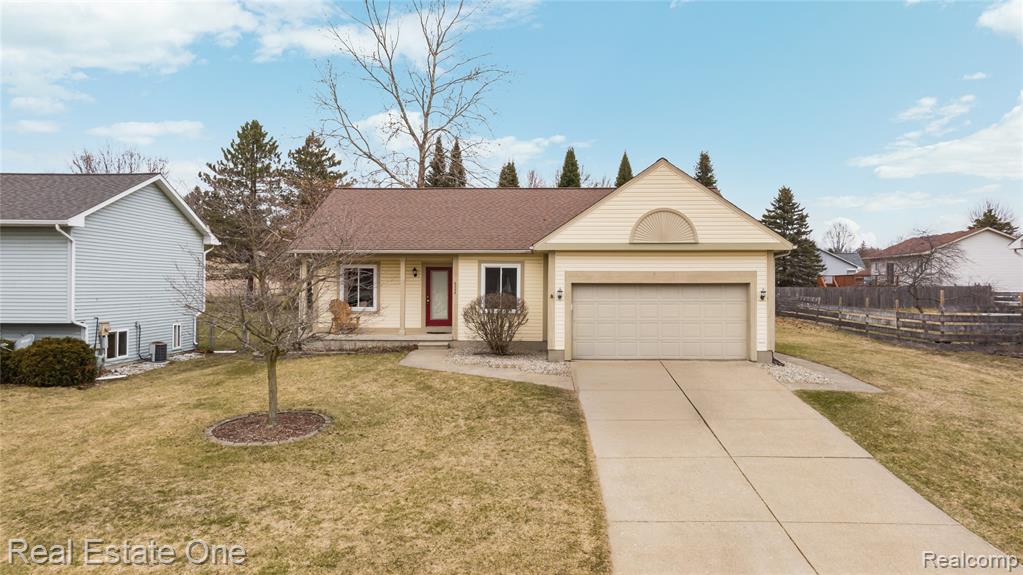 6335 Stonehearth Pass, Grand Blanc, MI 48439 — Photo 2