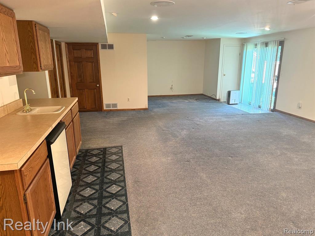 35300 BLUE SPRUCE Drive, Farmington Hills, MI 48335 — Photo 13
