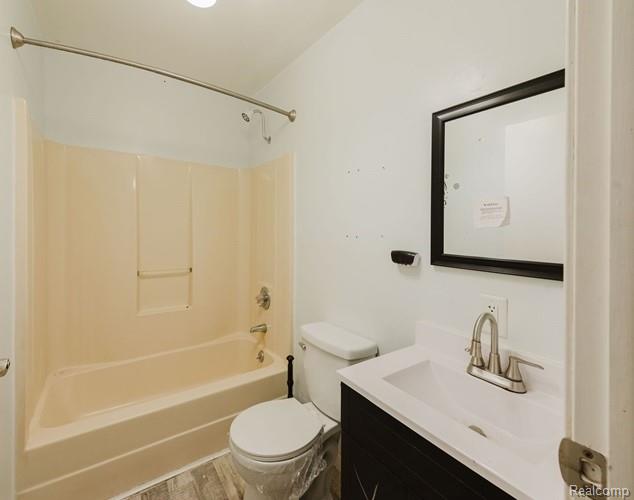 4840 Elm Run, Farwell, MI 48622 — Photo 16