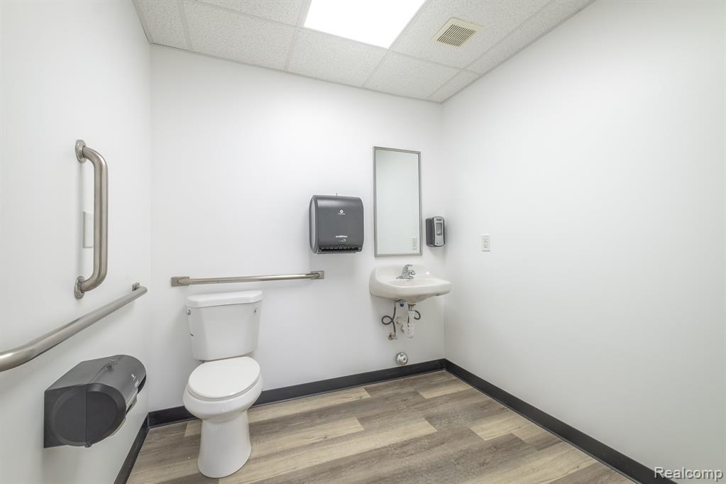 7021 N SAGINAW Street, Unit 1, Flint, MI 48505 — Photo 5
