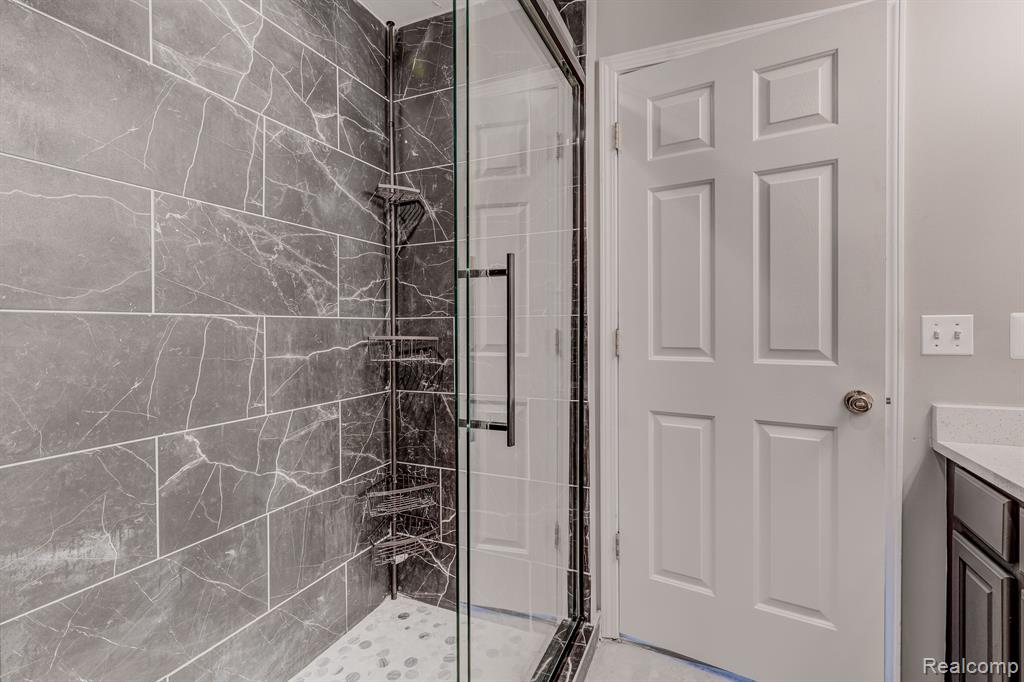 1111 FOUNTAIN VIEW Circle, South Lyon, MI 48178 — Photo 29
