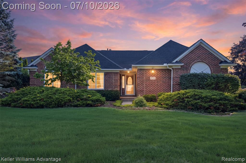 9722 Sunnywood Trail, South Lyon, MI 48178