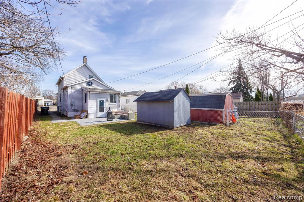 569 CLEOPHUS Parkway, Lincoln Park, MI 48146 — Photo 4