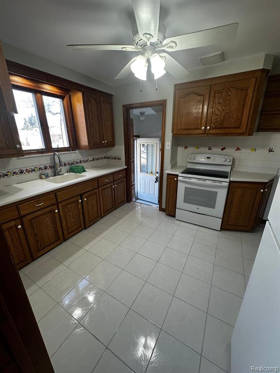 950 N YORK Street, Dearborn, MI 48128 — Photo 10