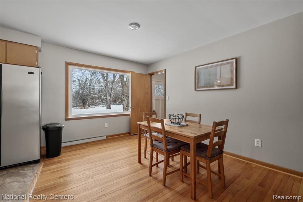 4264 Woodstock Road, Waterford, MI 48328 — Photo 19