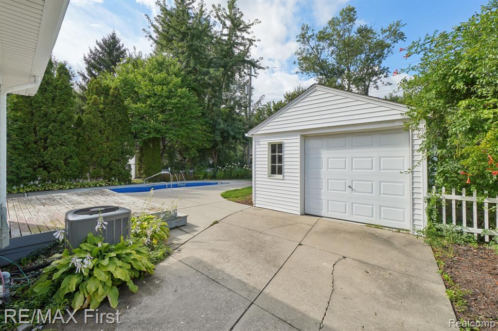 15590 Buckingham Avenue, Beverly Hills, MI 48025 — Photo 25