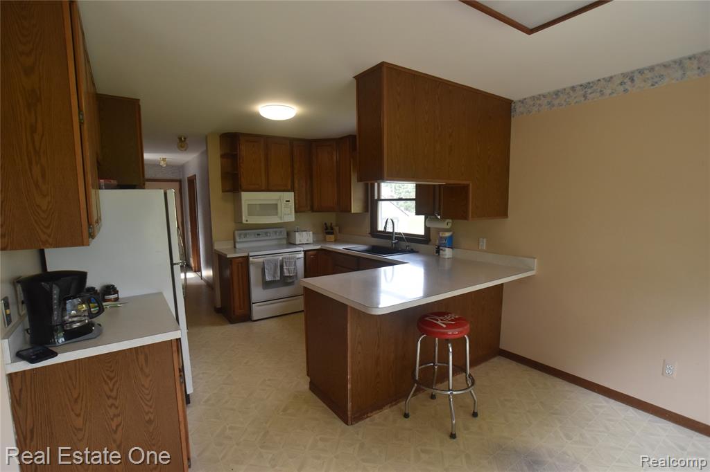 246 Nicklas Court, Oxford, MI 48371 — Photo 23