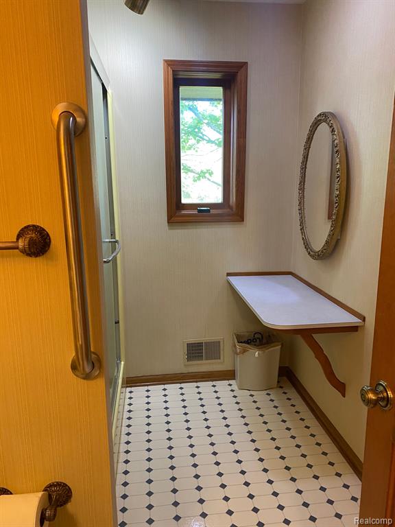675 Applegate Lane, 4, Grand Blanc, MI 48439 — Photo 17
