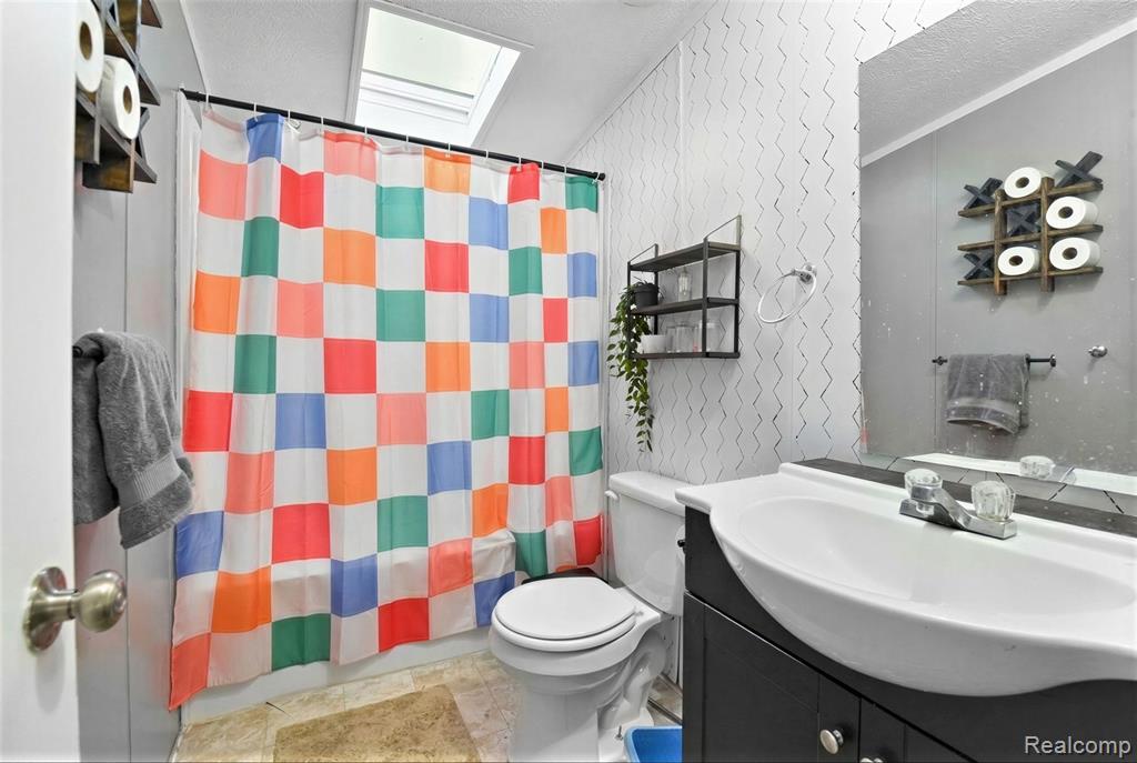 2330 CHARTER OAK Court, Newport, MI 48166 — Photo 41