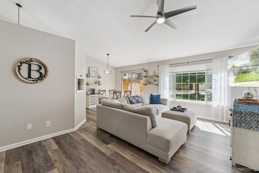 22185 Quail Run Circle, 3, South Lyon, MI 48178 — Photo 13