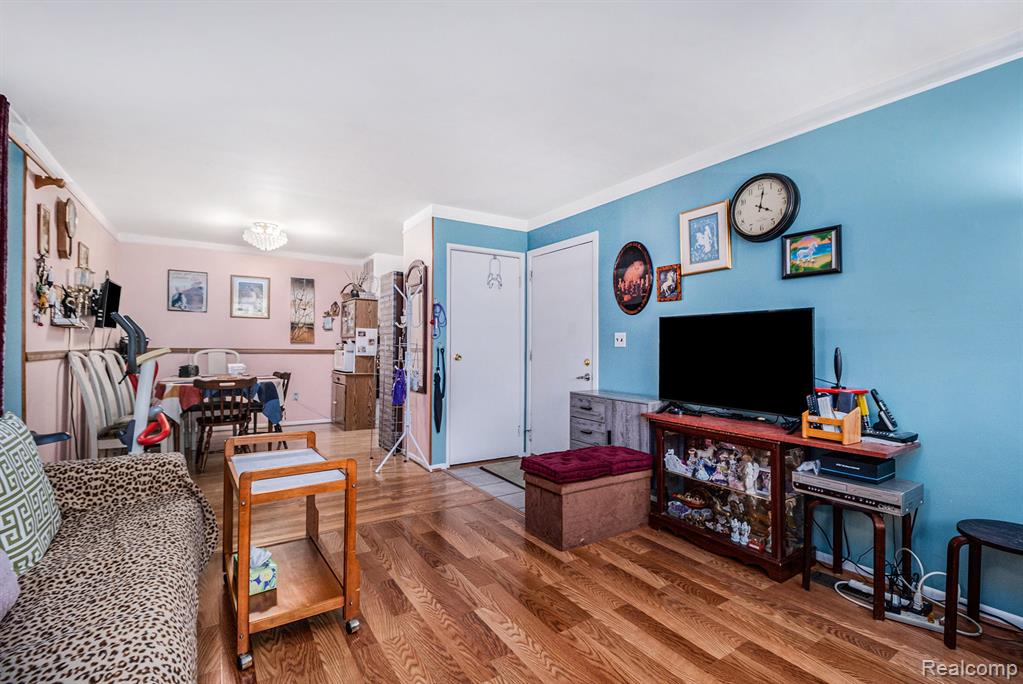 39824 Village Wood Circle, Novi, MI — Photo 5