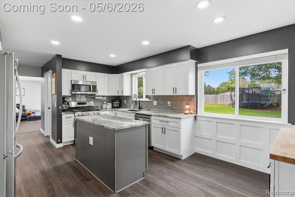 2049 E Hill Road, Grand Blanc, MI 48439 — Photo 16