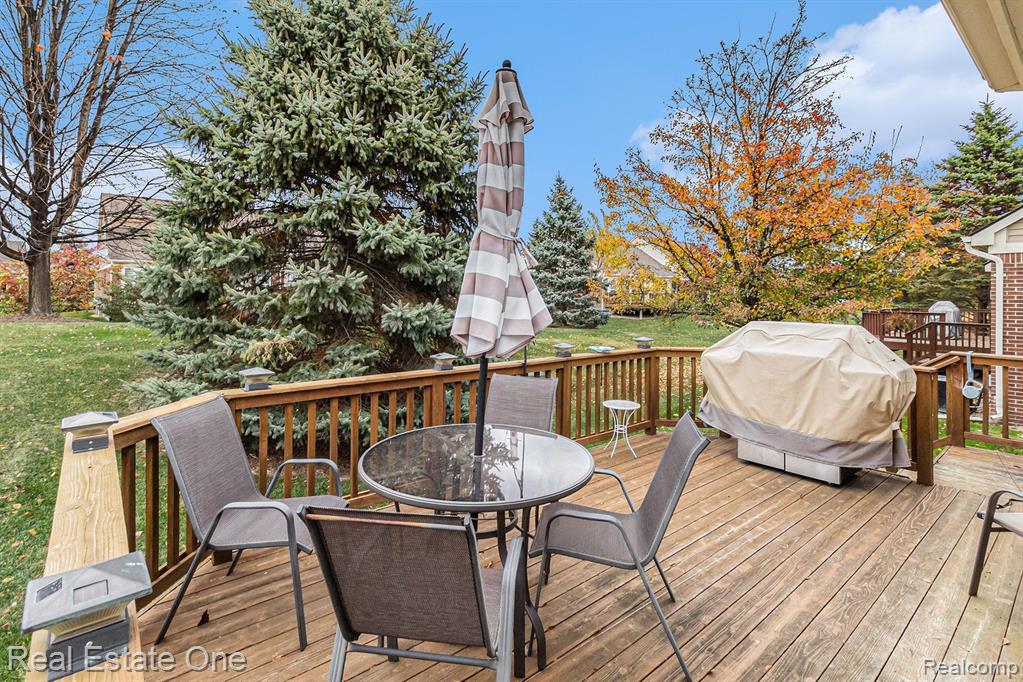 1153 ANDOVER Circle, Commerce Twp, MI 48390 — Photo 26