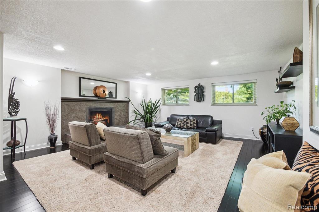 427 Rolling Green Circle S, Rochester Hills, MI 48309 — Photo 19