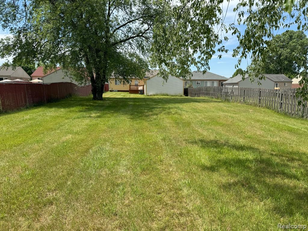 490 MOONLIGHT Drive, Pontiac, MI 48340 — Photo 9