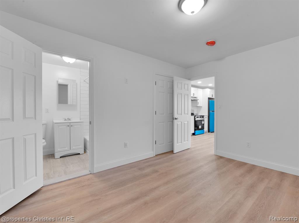 44 HIGHLAND Street, Highland Park, MI 48203 — Photo 8