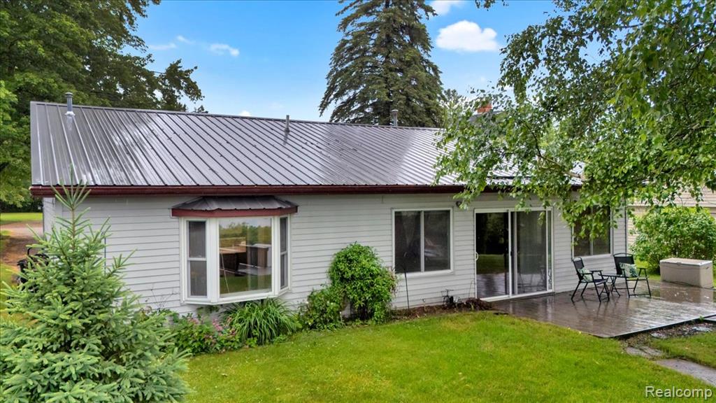 2898 E Lake Drive, Lupton, MI 48635 — front exterior