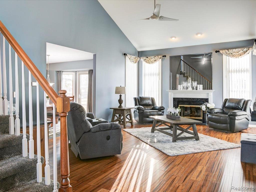 49275 SANTA ANITA Drive W, Chesterfield, MI 48047 — Photo 18